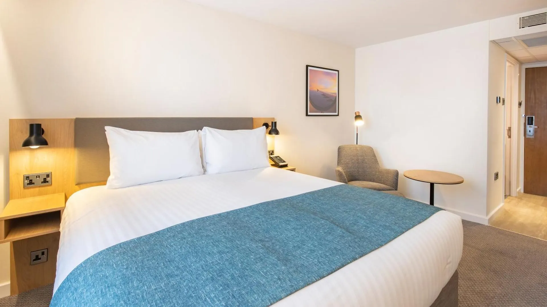 Holiday Inn Bristol Airport By Ihg Redhill  Hotel