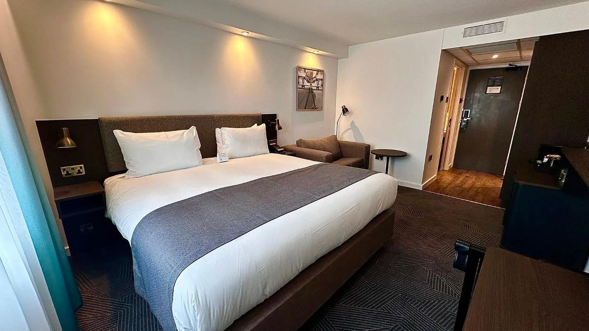 Holiday Inn Bristol Airport By Ihg Redhill  Hotel