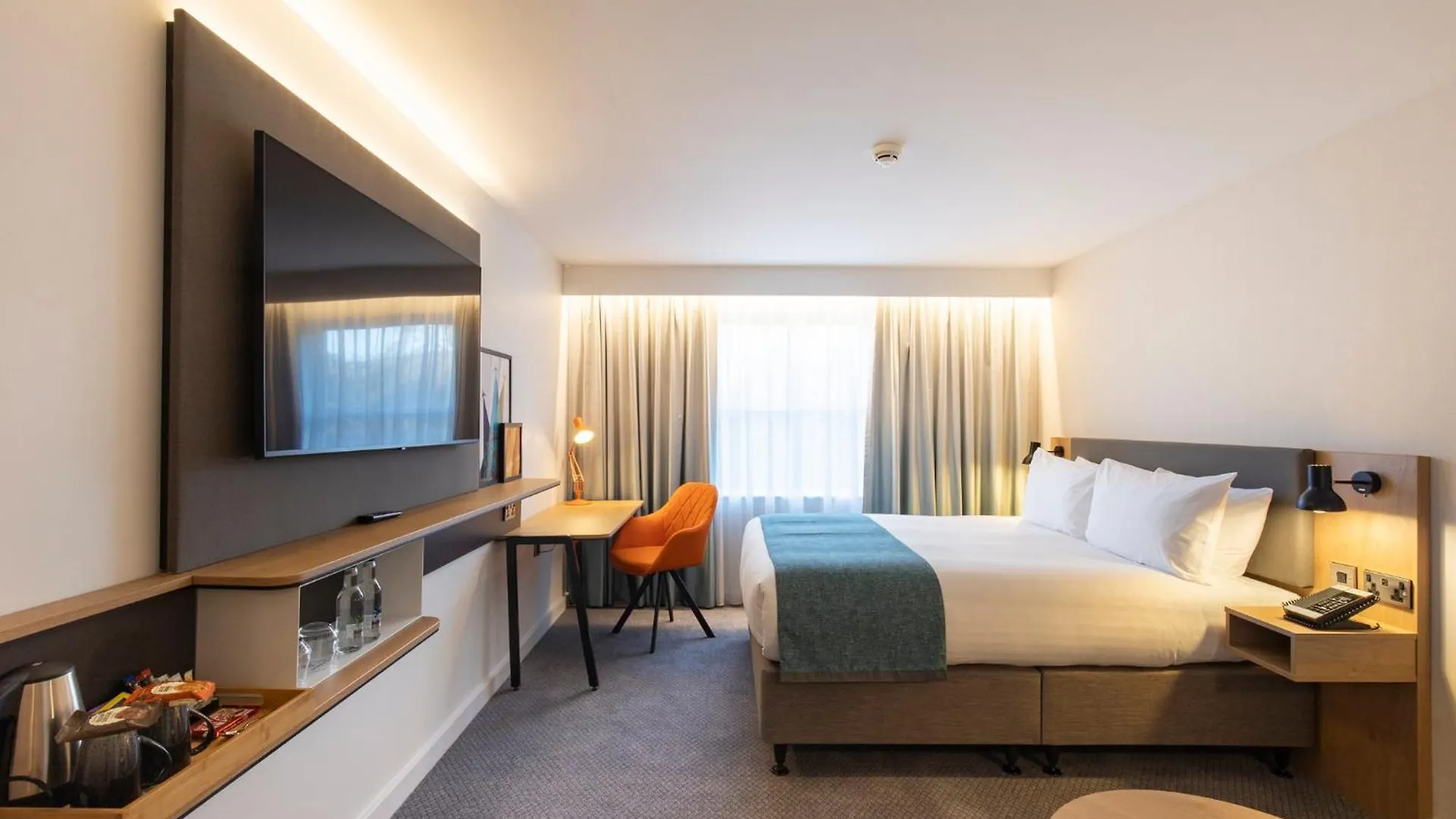 Holiday Inn Bristol Airport By Ihg Redhill  4*, Redhill (Somerset)