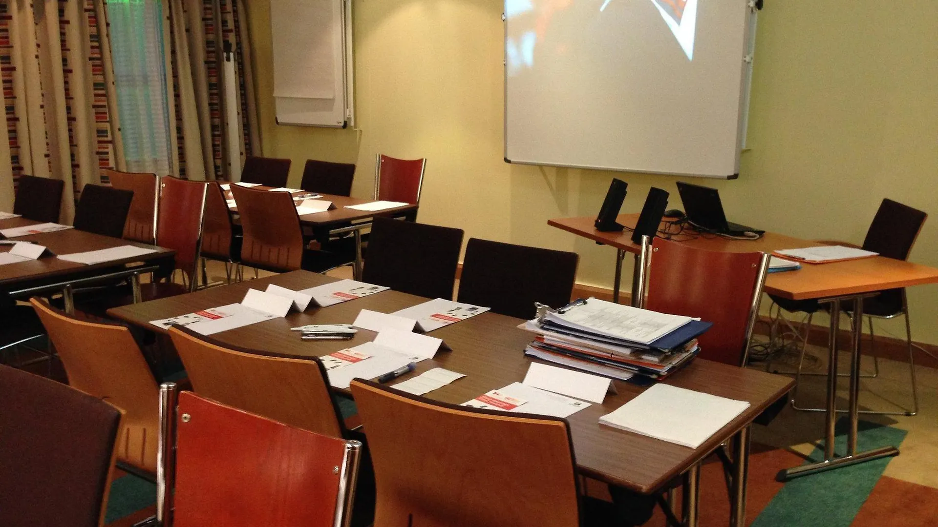 Holiday Inn Bristol Airport By Ihg Redhill  Redhill (Somerset)